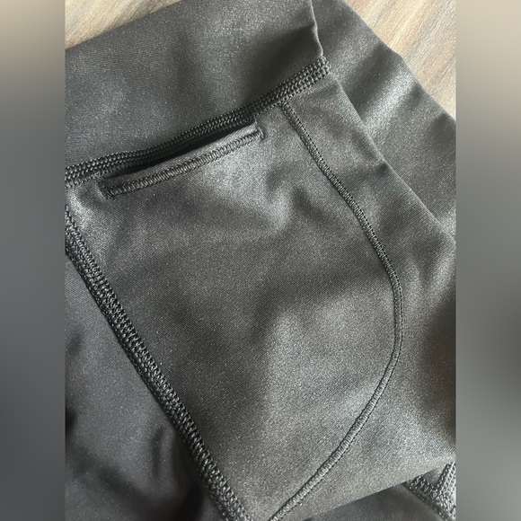 Lululemon shiny sparkly leggings (limited edition) just squished lol - Picture 4 of 5